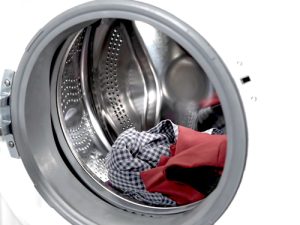 Tambor lavadora con ropa